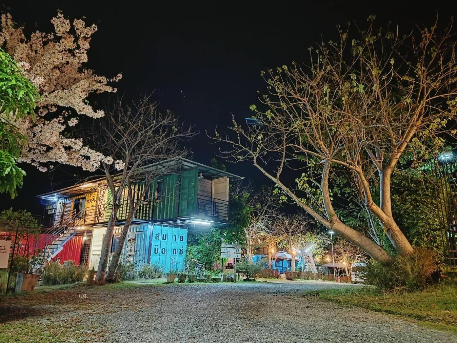 Smile Box Coffee & Resort Nong Hin Экстерьер фото